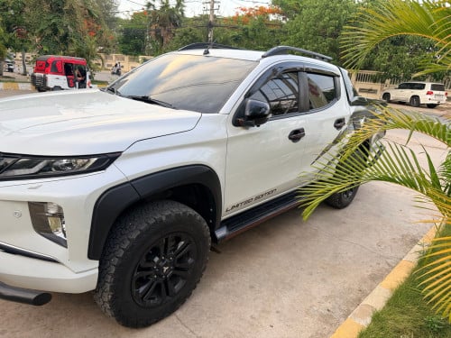 Mitsubishi triton 2023 full option ឡានថ្មីក្រុមហ៊ុន