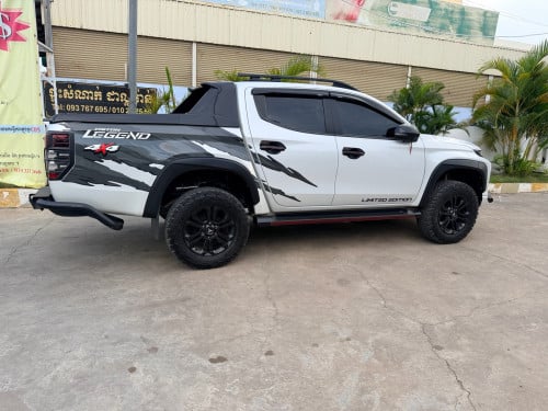 Mitsubishi triton 2023 full option ឡានថ្មីក្រុមហ៊ុន