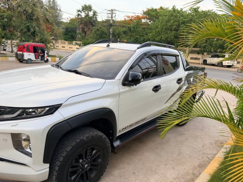 Mitsubishi triton 2023 full option ឡានថ្មីក្រុមហ៊ុន