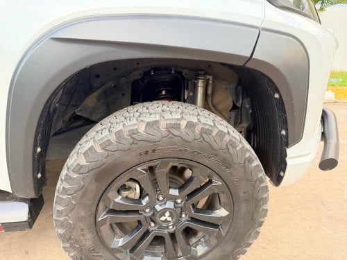 Mitsubishi triton 2023 full option ឡានថ្មីក្រុមហ៊ុន
