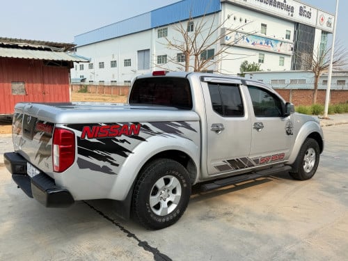 Nissan Navara ឆ្នាំ011 ម៉ាស៊ូត អូតូ ប៉ុង2 ប្រភេទ ក្រុមហ៊ុន ឆ្វេងស្រុីន