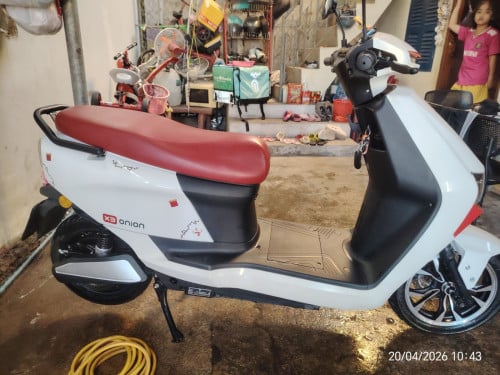 Onion x3 ម៉ូតូ​អគ្គីសនី ចំងាយជិះ100kmទៅ130km