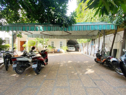 Pool Villa for Rent, 3 minutes from Royal Palace