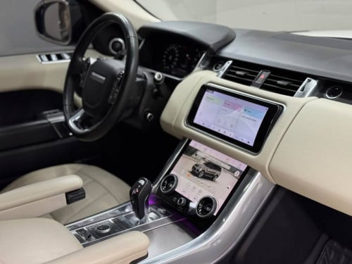 Range Rover Sports Full Option V6 2018 ទើបប្រើបានជាង 50000Km ធានាឡានស្អាតមិនធ្លាប់មានប្រវត្តិបុក