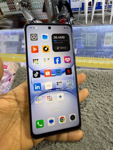 Realme C75x Memory128G ក្រុមហ៊ុនសុីមពីរ មានឆ្នាំងសាក