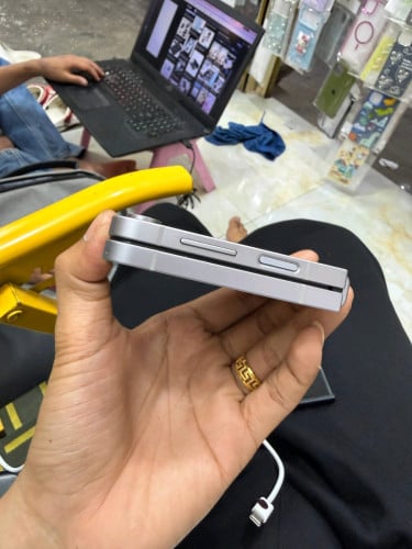 Samsung Flip 6 512g ស្អាត98% ក្រុមហ៊ុន ស៊ីម១