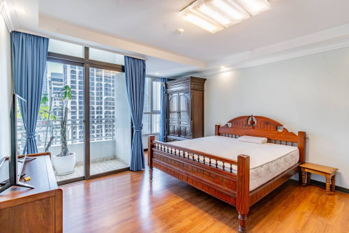 Spacious 3 Bedrooms Condo for RENT in DE Castle BKK1 with Gym and Pool