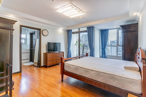 Spacious 3 Bedrooms Condo for RENT in DE Castle BKK1 with Gym and Pool