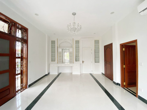 Spacious Villa for Rent in Borey Bassac Garden