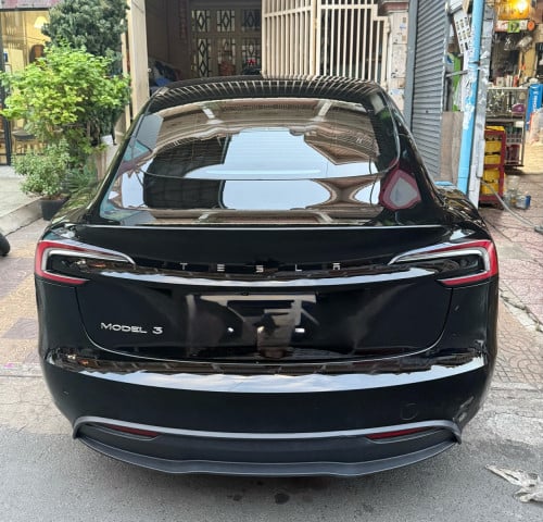 Tesla Model 3 (2025)