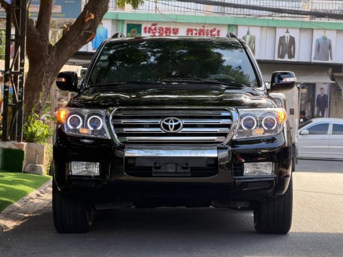 Toyota Land Cruiser 2010 V6 សាំង Full option