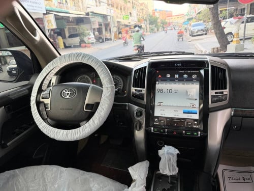 Toyota Land Cruiser 2010 V6 សាំង Full option