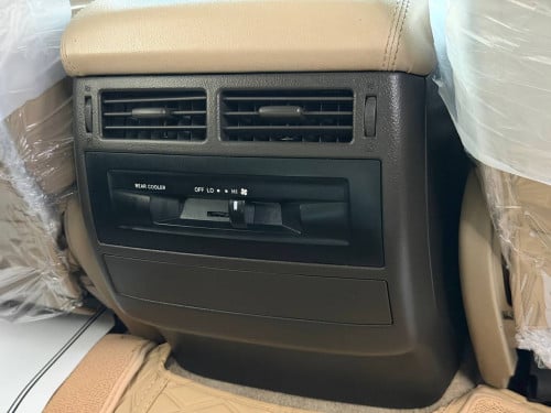 Toyota Land Cruiser 2010 V6 សាំង Full option