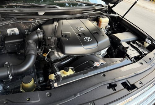 Toyota Land Cruiser 2010 V6 សាំង Full option