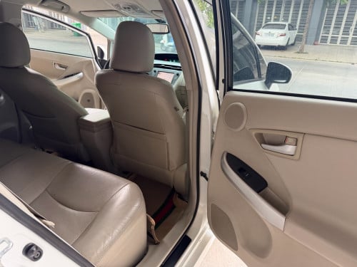 Toyota Prius 2010 option 4 អាគុយតែម 3