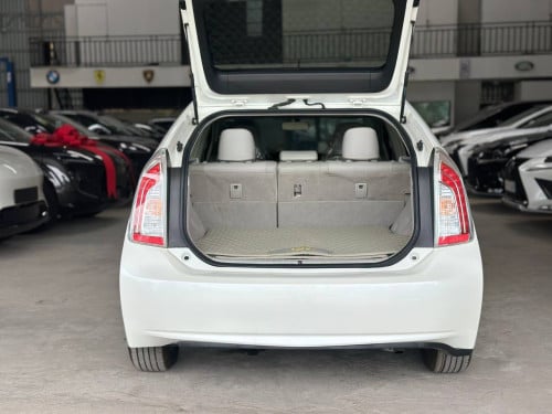 Toyota Prius 2012 option 4