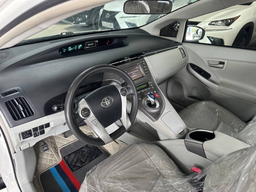 Toyota Prius 2012 option 4