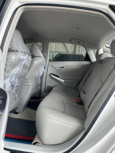 Toyota Prius 2012 option 4