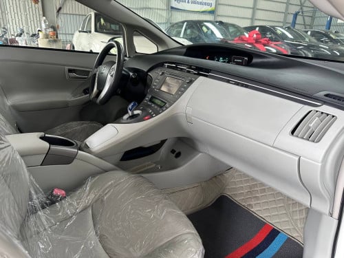 Toyota Prius 2012 option 4