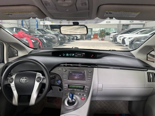 Toyota Prius 2012 option 4