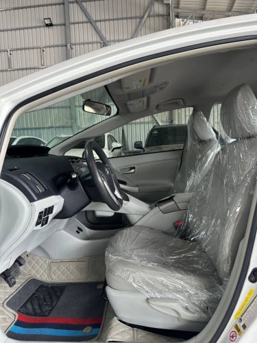 Toyota Prius 2012 option 4