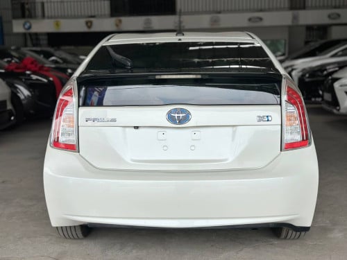 Toyota Prius 2012 option 4