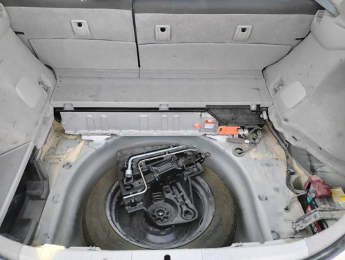 Toyota Prius 2015 អត់ច្រេស ឃ្មុំស៊ីន