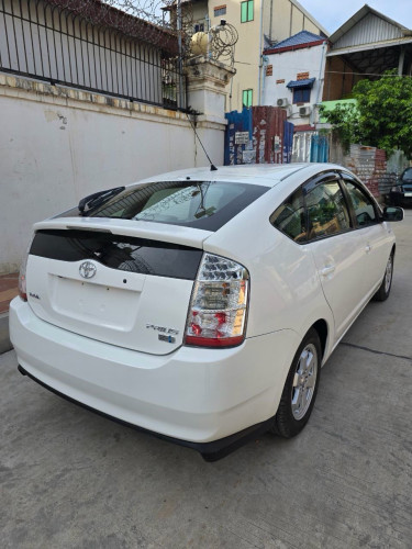ToyotaPrius 08 HFull មានប្រមូលសិនពិសេស ថែមការដូរជាច្រើនមុខ សម្រាប់បងប្អូន
