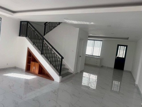 Twin Villa side 4m For Rent  វីឡាភ្លោះ សល់ចំហៀង ៤ម