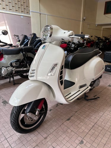 Vespa GTS150super ជប៉ុន 2020