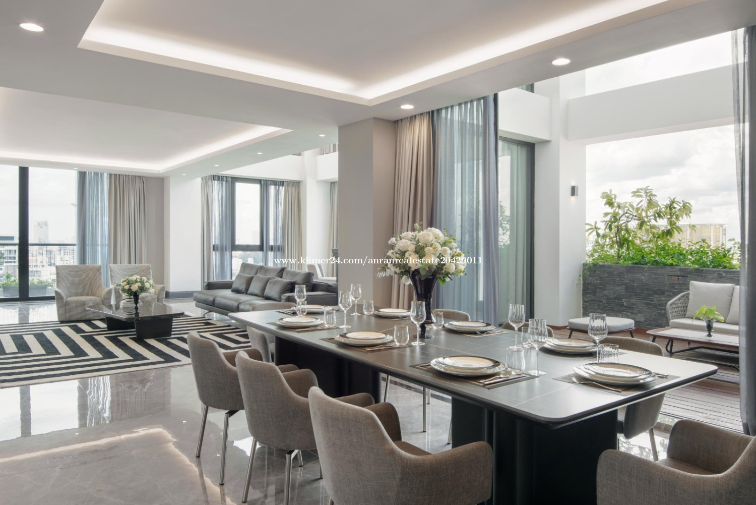 ๐ LUXURY PENTHOUSE FOR RENT โ BKK1 โจ