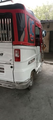 ខ្ញីបាទចង់លុក កង់បីមួយ