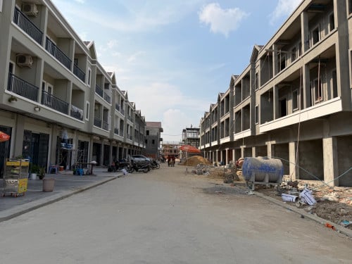 វីឡាកូនកាត់លក់