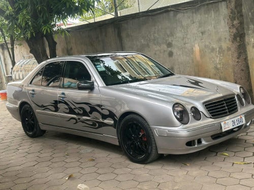 ឡានប្រេីផ្ទាល់
