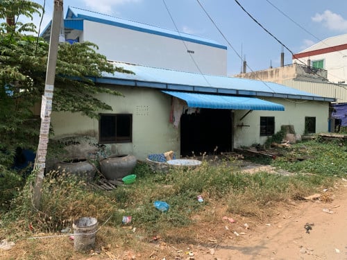 ផ្ទះ​ ឃ្លាំងជួល  ឈូកវ៉ា​ ២​(ពីមុនគេជួលធ្វេីសិប្បកម្ម​ បាយក្តាំង)