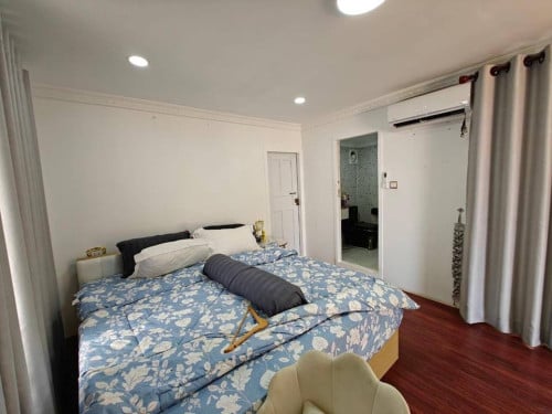ផ្ទះលំហែ 40*30 មានរបងស្រាប់នៅលើផ្លូវវិមានឈ្នះៗ