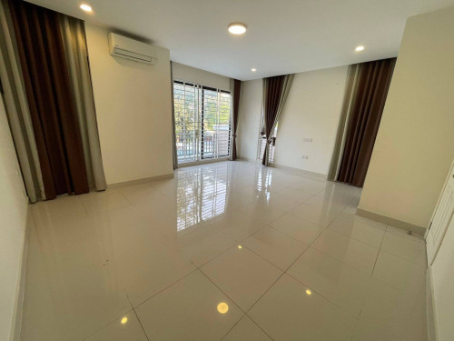 វីឡាភ្លោះ(A)សម្រាប់លក់🏡