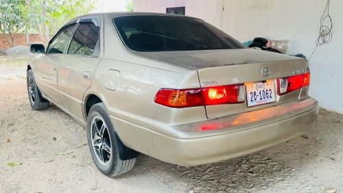 លក់ Camry ឆ្លាម ឆ្នាំ99 កៅអីចុច
