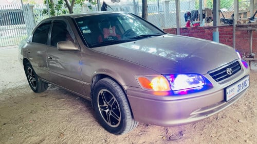 លក់ Camry ឆ្លាម ឆ្នាំ99 កៅអីចុច