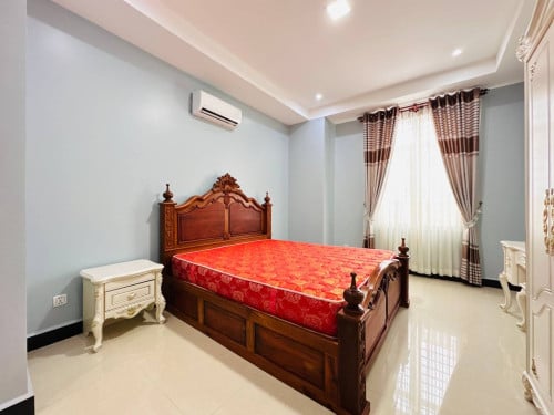 វីឡាសំរាប់ជួលនៅក្នុងបុរីអង្គរភ្នំពេញ / Classic Style Single Villa for Rent at Borey Angkaor