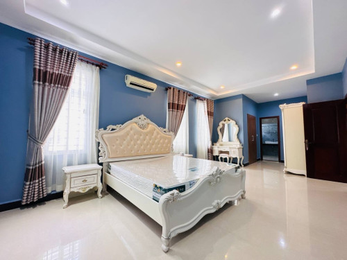 វីឡាសំរាប់ជួលនៅក្នុងបុរីអង្គរភ្នំពេញ / Classic Style Single Villa for Rent at Borey Angkaor