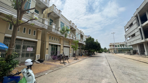 ផ្ទះល្វែងជួល ទីតាំងល្អ តម្លៃល្អ flat for rent ( English Below)