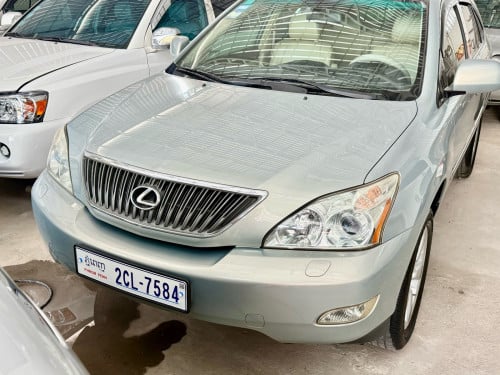 ឡានលក់ LEXUS RX330 ឆ្នាំ04 ពាក់កណ្ដាល full option ប៉ុង1 ក្នុងលឿង ពណ៌ផ្សែងបារី ជាប្រភេទមេឡាន