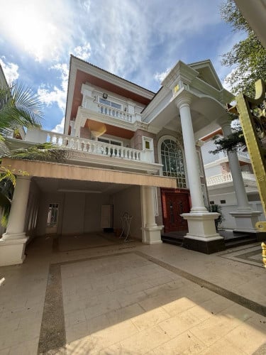 វីឡាព្រីន​អេ សម្រាប់ជួល | Prince A Villa for Rent