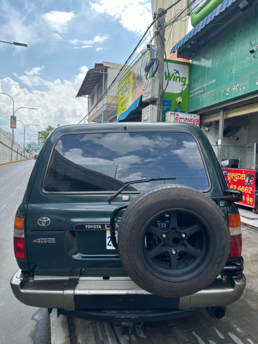 លក់Toyota landcruiser