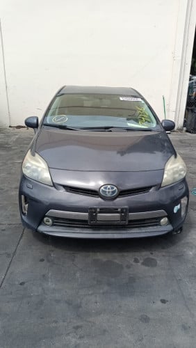 ✅Toyota Prius 012 Advanced Plug ln Option 5 សុីនម៉ាជុំ😘