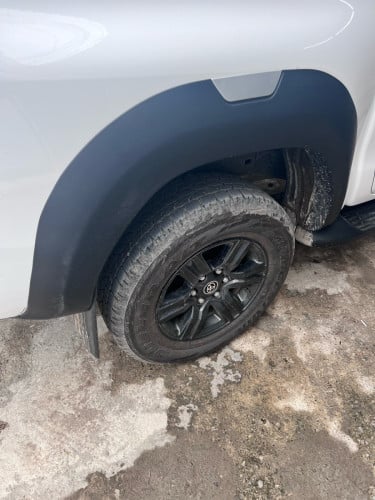 គែមកង់ V-edition ឡើង Rally