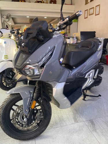 ADV24=1980$