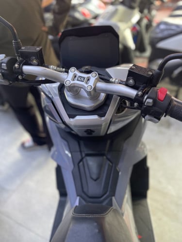 ADV24=1980$