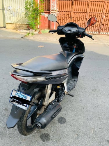 AIRBLADE (450$) Japan 2010 109cc have id card